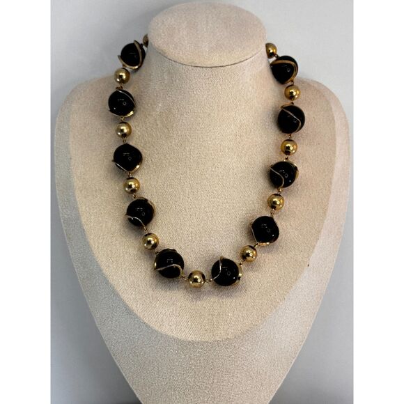 Stunning Vintage Coro Lucite Necklace - Picture 2 of 8